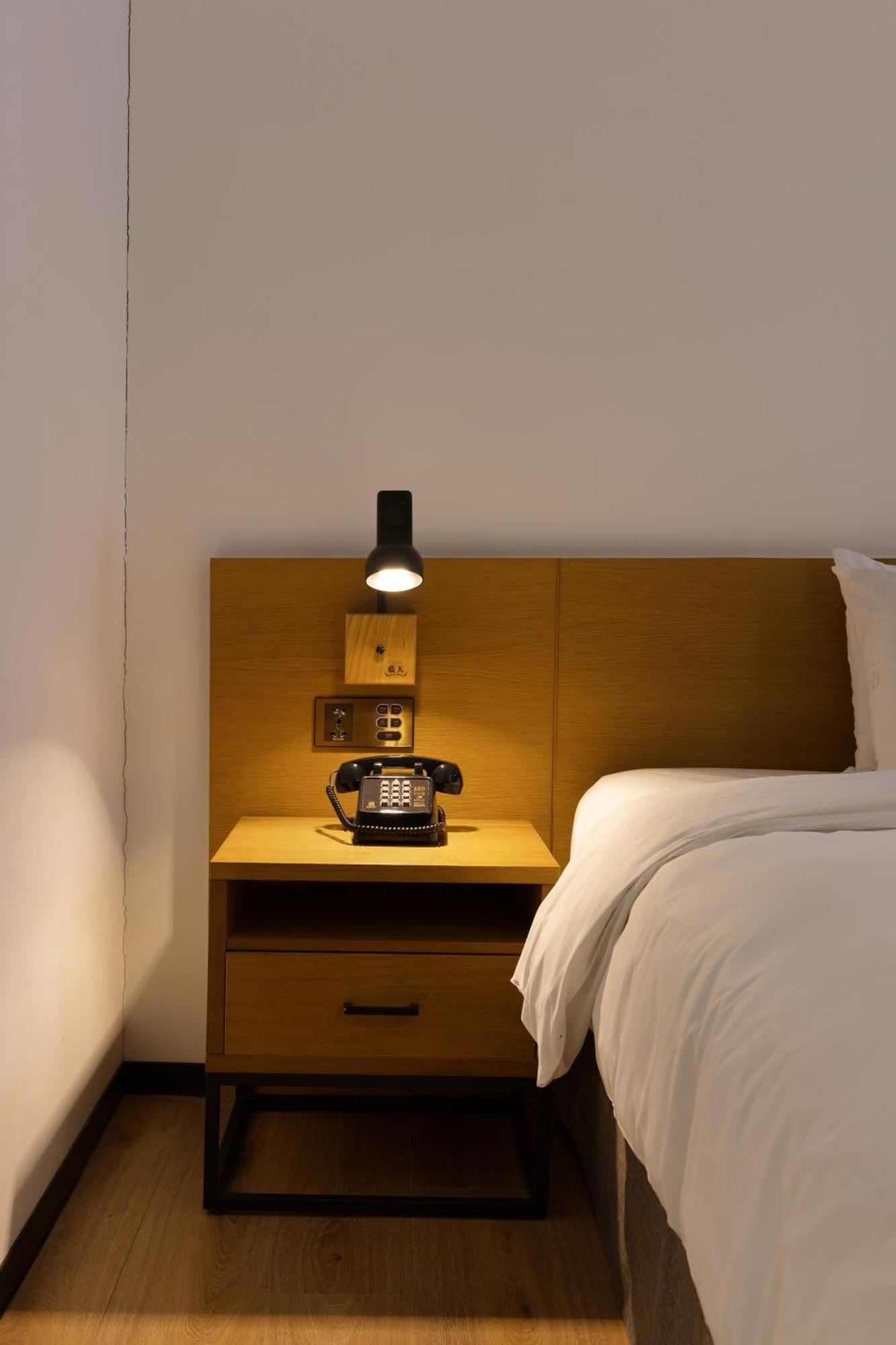Bluesky Hotel Đài Trung Ngoại thất bức ảnh