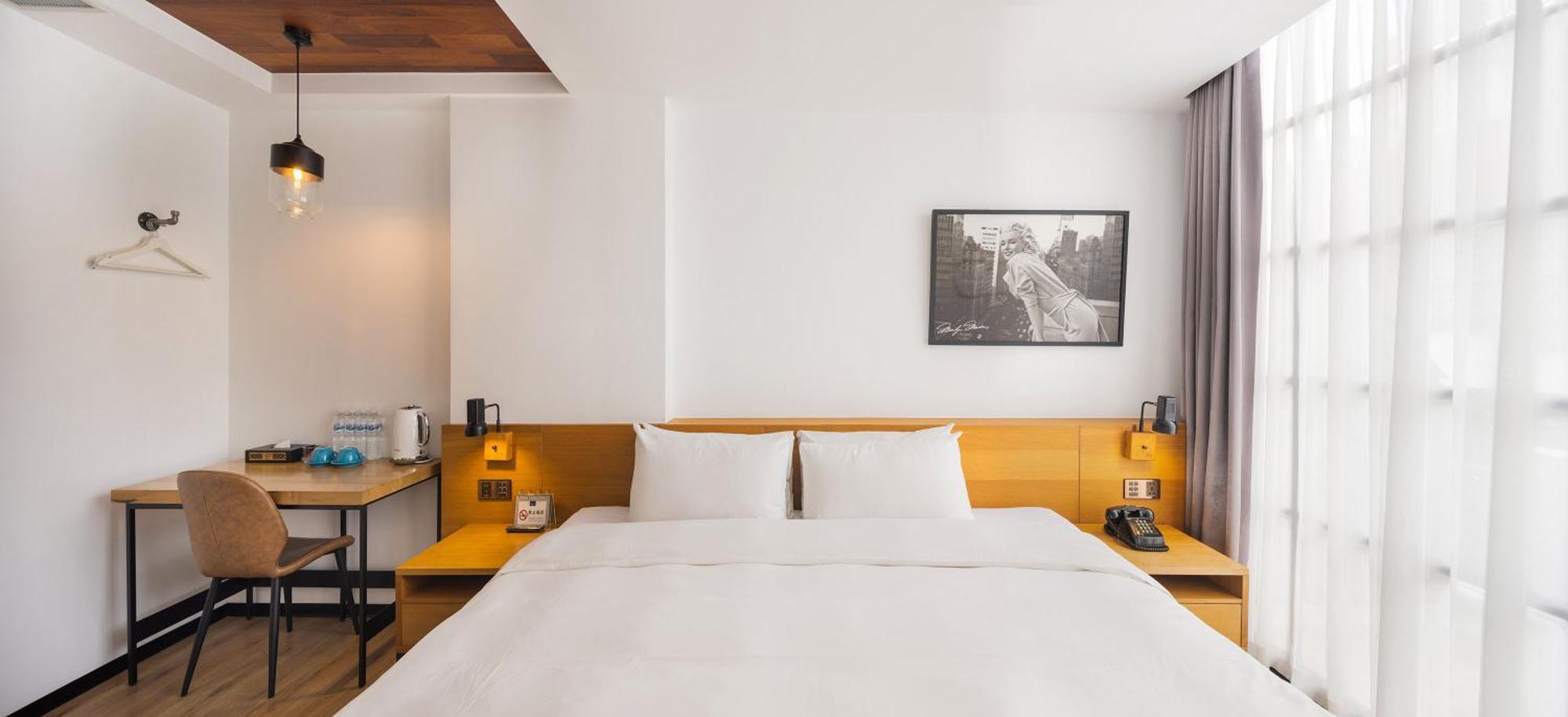 Bluesky Hotel Đài Trung Ngoại thất bức ảnh