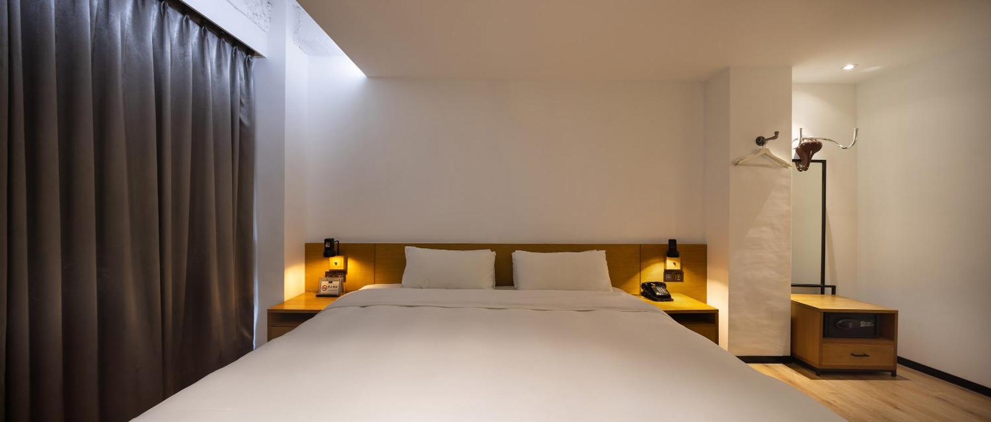 Bluesky Hotel Đài Trung Ngoại thất bức ảnh