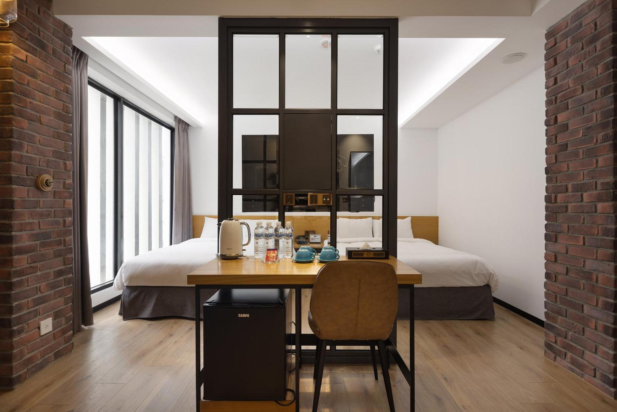 Bluesky Hotel Đài Trung Ngoại thất bức ảnh