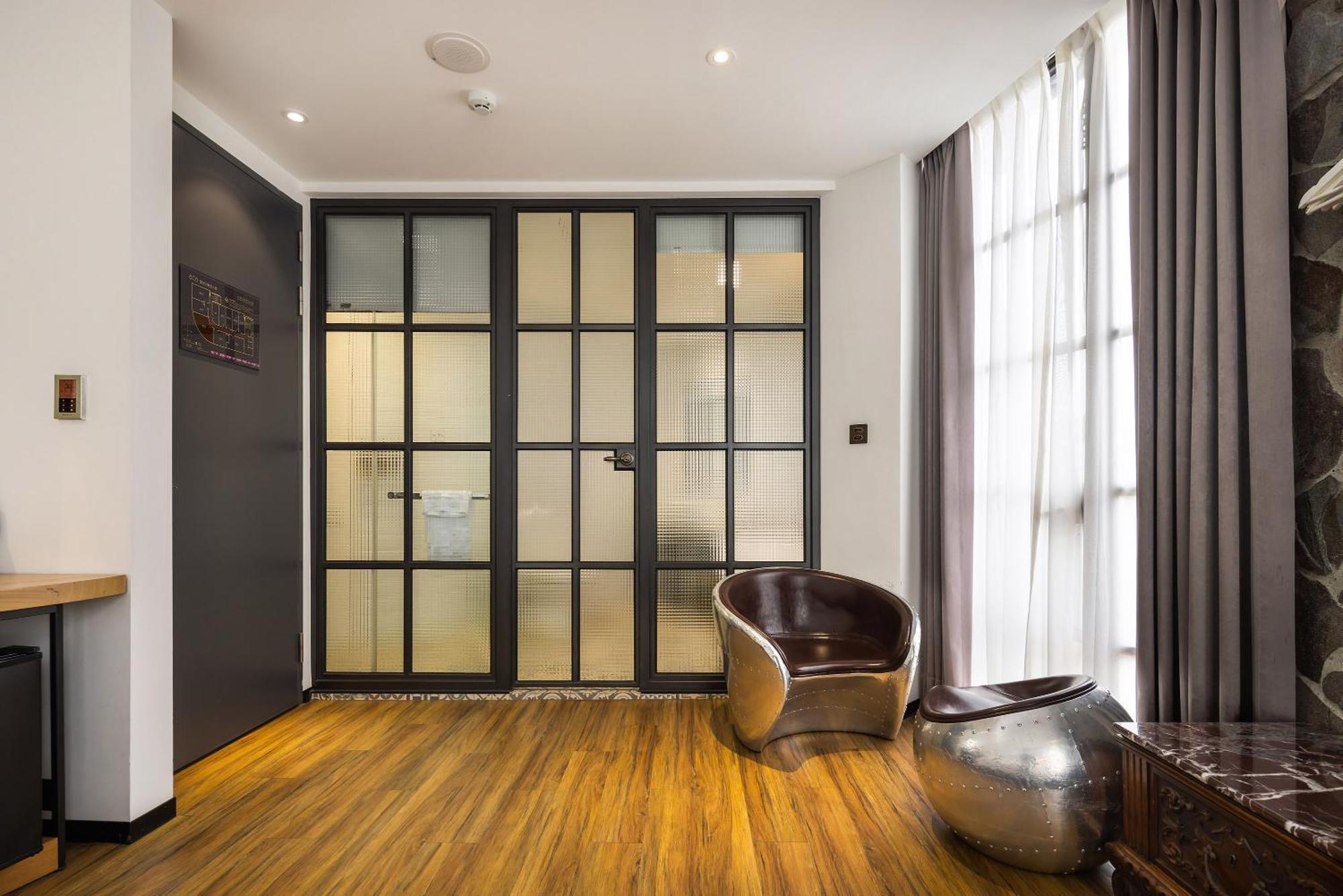 Bluesky Hotel Đài Trung Ngoại thất bức ảnh